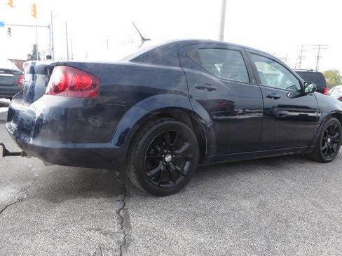 Used 2014 Dodge Avenger SE image 2