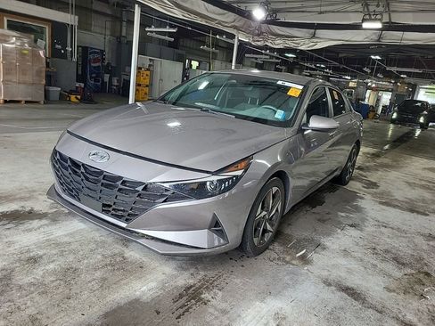 Used 2023 Hyundai Elantra SEL w/ Convenience Package FWD image 7