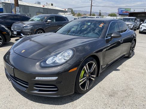 Used 2015 Porsche Panamera S RWD image 2