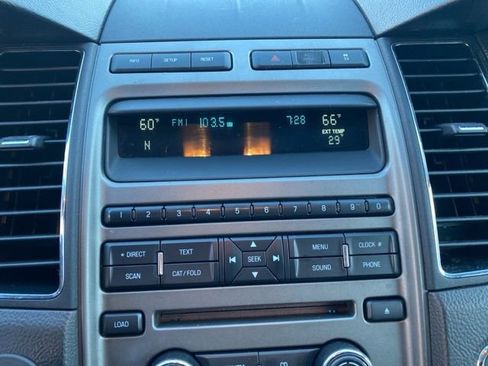 Used 2010 Ford Taurus SEL FWD image 11