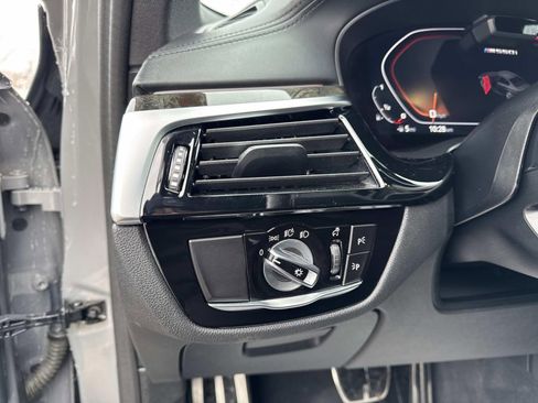 Certified 2022 BMW M550i xDrive w/ Executive Package image 33