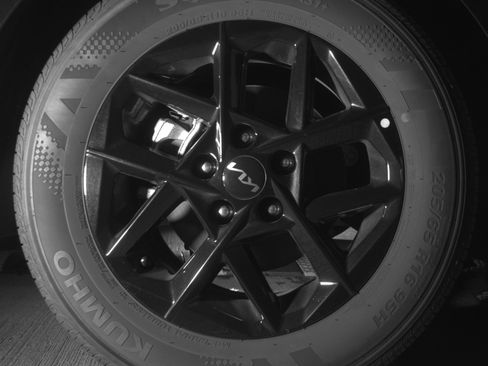 Used 2025 Kia K5 LXS image 15