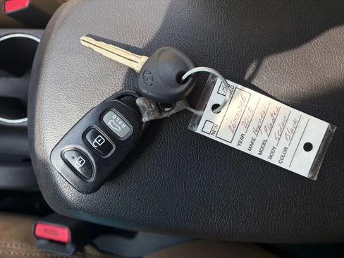 Used 2013 Hyundai Elantra GLS w/ Preferred Pkg FWD image 22