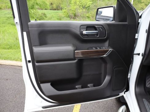 Used 2021 Chevrolet Silverado 1500 LT AWD/4WD image 10