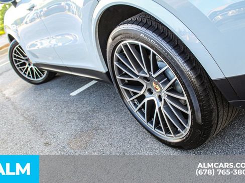 Used 2023 Porsche Cayenne S w/ Premium Package AWD/4WD image 14