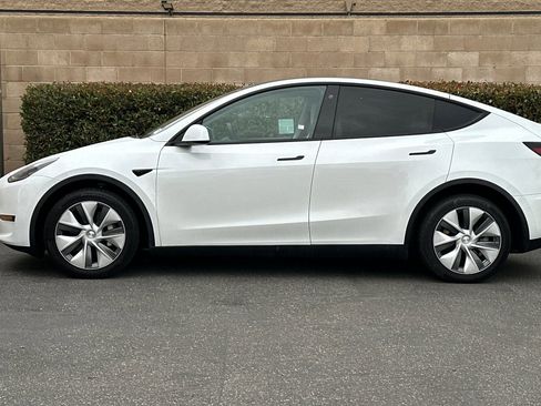 Used 2023 Tesla Model Y Long Range AWD/4WD image 7