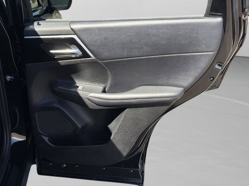 Used 2024 Mitsubishi Outlander SE image 27