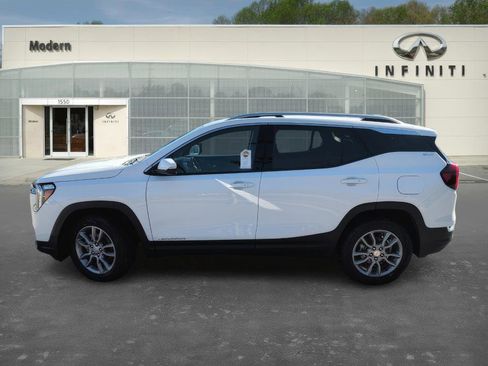 Used 2024 GMC Terrain SLT image 6