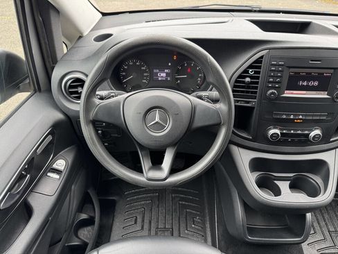 Used 2016 Mercedes-Benz Metris Passenger image 20