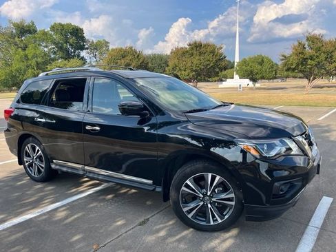 Used 2020 Nissan Pathfinder Platinum FWD image 13