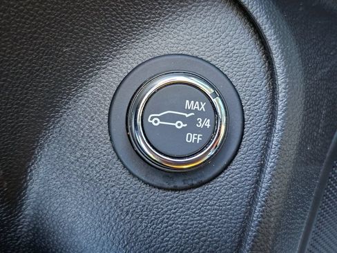 Used 2023 Buick Encore GX Essence w/ Experience Buick Package FWD image 12