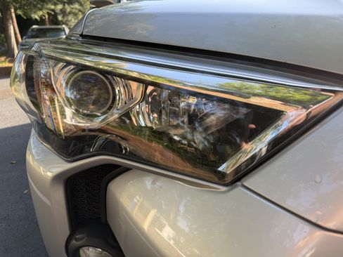 Used 2020 Toyota 4Runner SR5 Premium w/ Moonroof Package AWD/4WD image 12