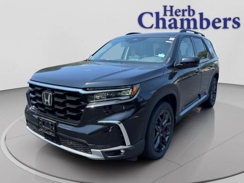 New 2025 Honda Pilot Touring image 10