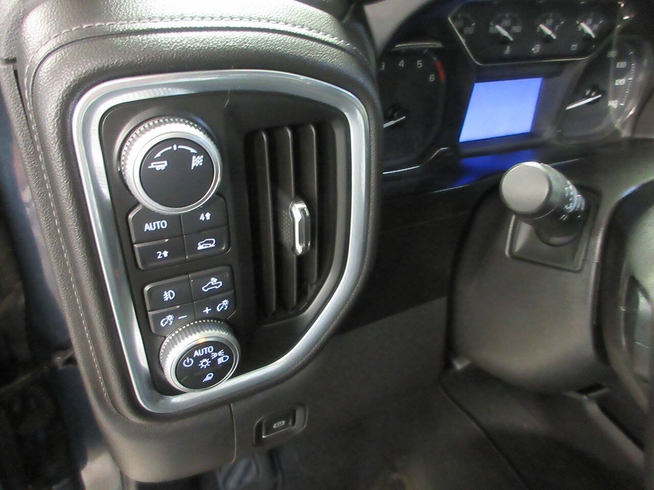 Used 2019 GMC Sierra 1500 SLT w/ SLT Premium Package AWD/4WD image 31