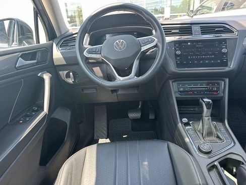 Used 2023 Volkswagen Tiguan SE w/ Panoramic Sunroof Package AWD/4WD image 20