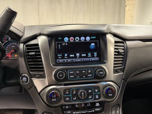 Used 2019 Chevrolet Tahoe LT w/ LT Signature Package AWD/4WD image 27