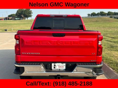Used 2023 Chevrolet Silverado 1500 LT w/ Convenience Package II AWD/4WD image 6