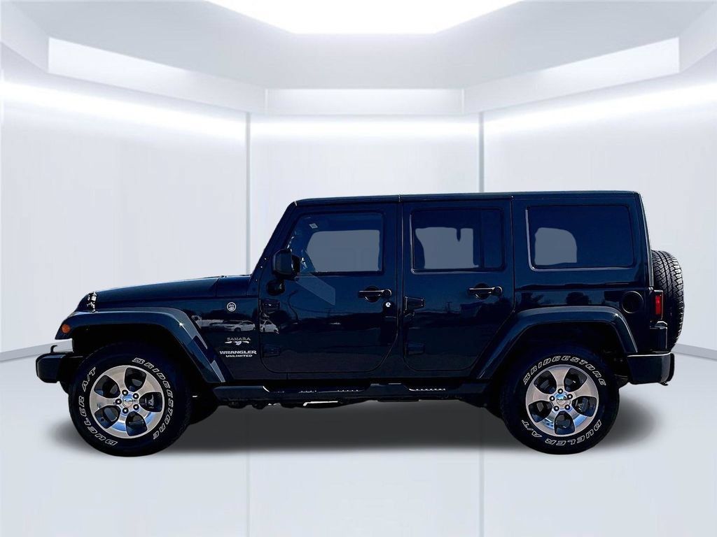 Used 2017 Jeep Wrangler Unlimited Sahara w/ Connectivity Group AWD/4WD image 35