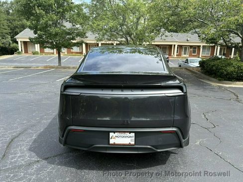 Used 2026 Tesla Model Y Long Range RWD image 9