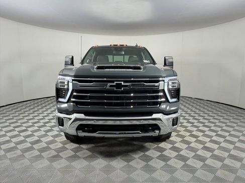 Used 2026 Chevrolet Silverado 3500 LTZ w/ LTZ Plus Package AWD/4WD image 11