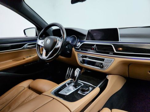 Used 2016 BMW 750i image 27