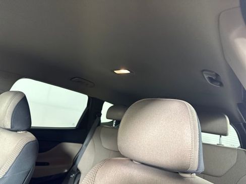 Used 2023 Hyundai Santa Fe SEL image 12