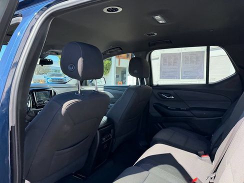 Used 2023 Chevrolet Traverse LT FWD image 18