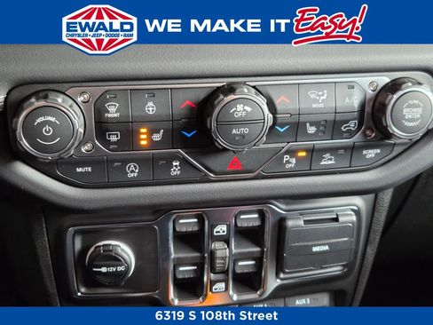 New 2026 Jeep Gladiator Mojave w/ Safety Group AWD/4WD image 9