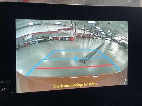 Certified 2025 Toyota Corolla SE image 25