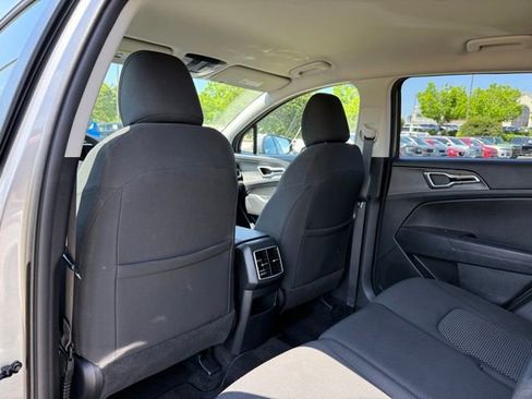 Used 2023 Kia Sportage LX AWD/4WD image 26