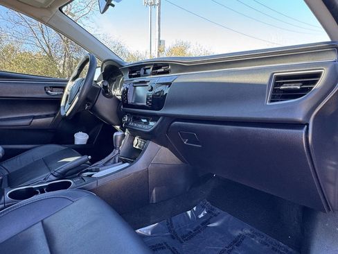 Used 2015 Toyota Corolla LE image 17