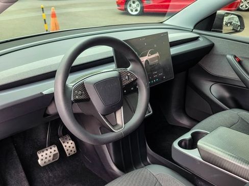 Used 2026 Tesla Model Y AWD image 23