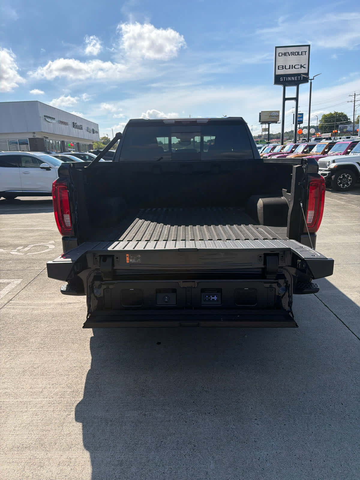 Used 2025 GMC Sierra 1500 Denali Ultimate AWD/4WD image 9