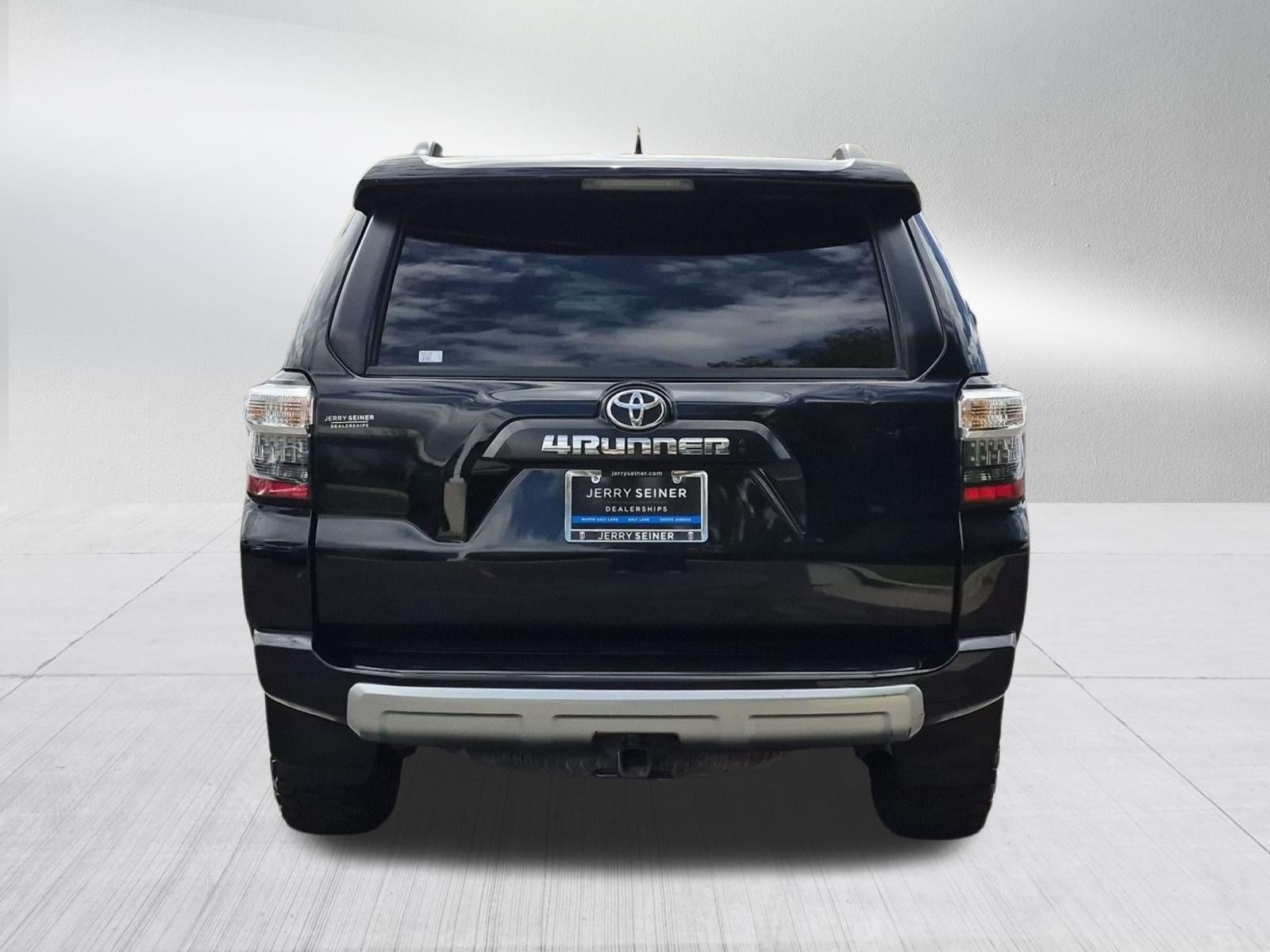 Used 2024 Toyota 4Runner TRD Off-Road Premium w/ Moonroof Package AWD/4WD image 5