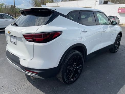 Used 2023 Chevrolet Blazer LT image 3