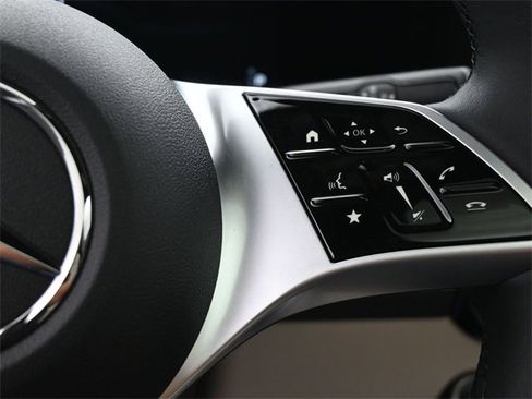 New 2025 Mercedes-Benz GLB 250 image 23