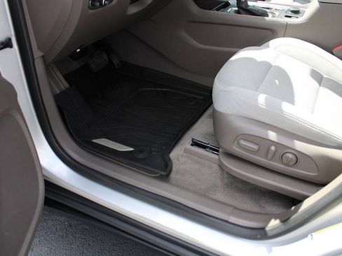 Used 2021 Chevrolet Traverse LT AWD/4WD image 19
