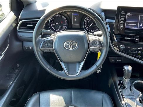 Used 2023 Toyota Camry SE image 5
