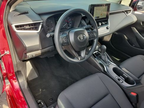 Used 2025 Toyota Corolla LE FWD image 4