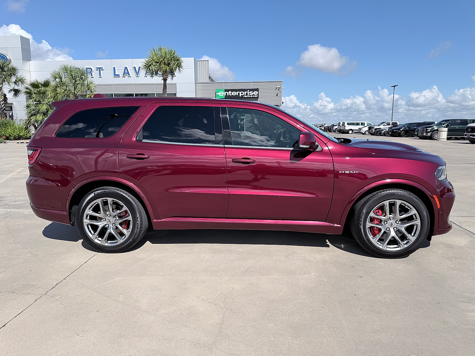 Used 2022 Dodge Durango R/T w/ Tow 'N Go Package AWD/4WD image 9