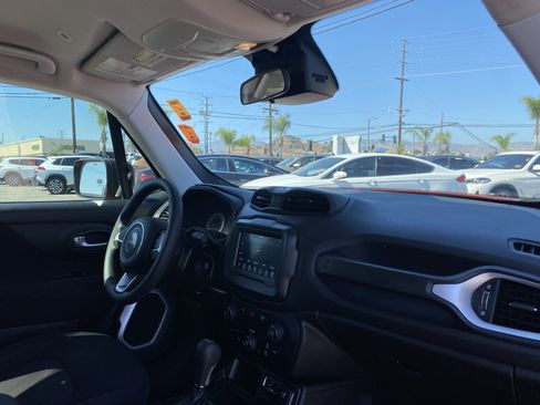 Used 2020 Jeep Renegade Sport w/ Sport Appearance Group FWD image 23