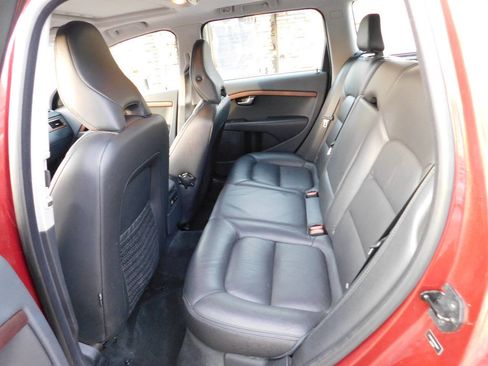 Used 2011 Volvo XC70 3.2 image 30