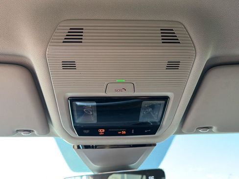 Used 2024 Volkswagen Atlas SE FWD image 31