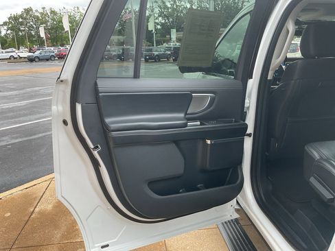 Used 2025 Ford Expedition Max Platinum AWD/4WD image 14