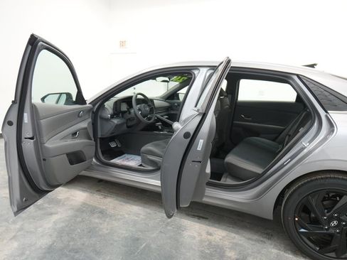 New 2026 Hyundai Elantra SEL Sport image 19
