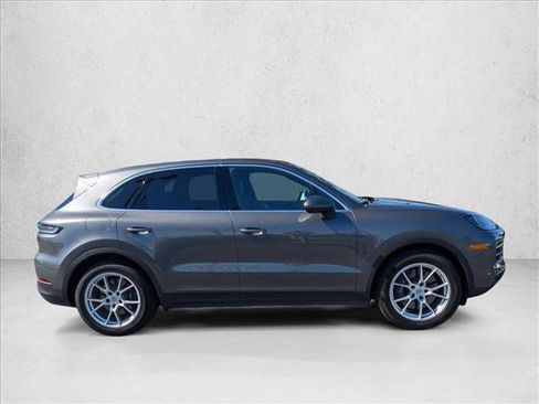 Used 2024 Porsche Cayenne image 4