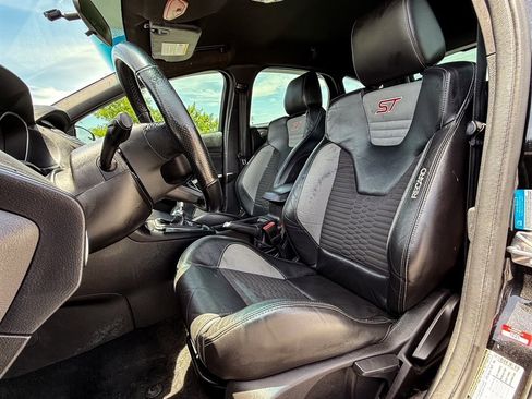 Used 2015 Ford Focus ST w/ Equipment Group 401A image 9