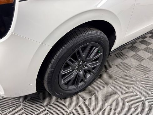 Used 2025 Ford Expedition Max Platinum w/ Stealth Performance Package AWD/4WD image 10