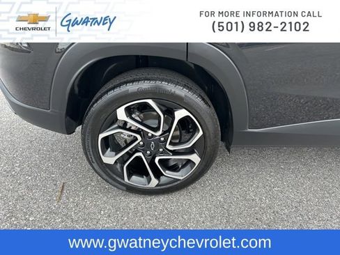 Used 2025 Chevrolet Trax RS w/ Driver Confidence Package image 11