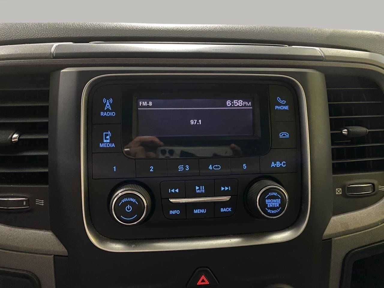 Used 2017 RAM 2500 Tradesman w/ Chrome Appearance Group AWD/4WD image 10
